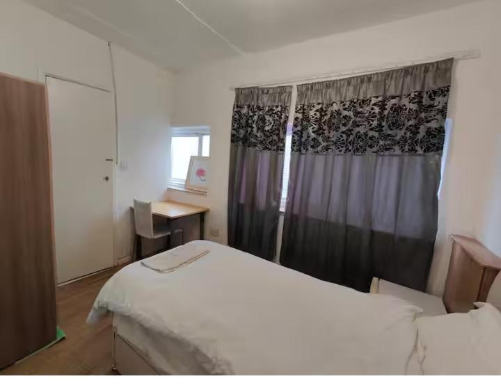 Large House In London's Trendiest Area * Londra