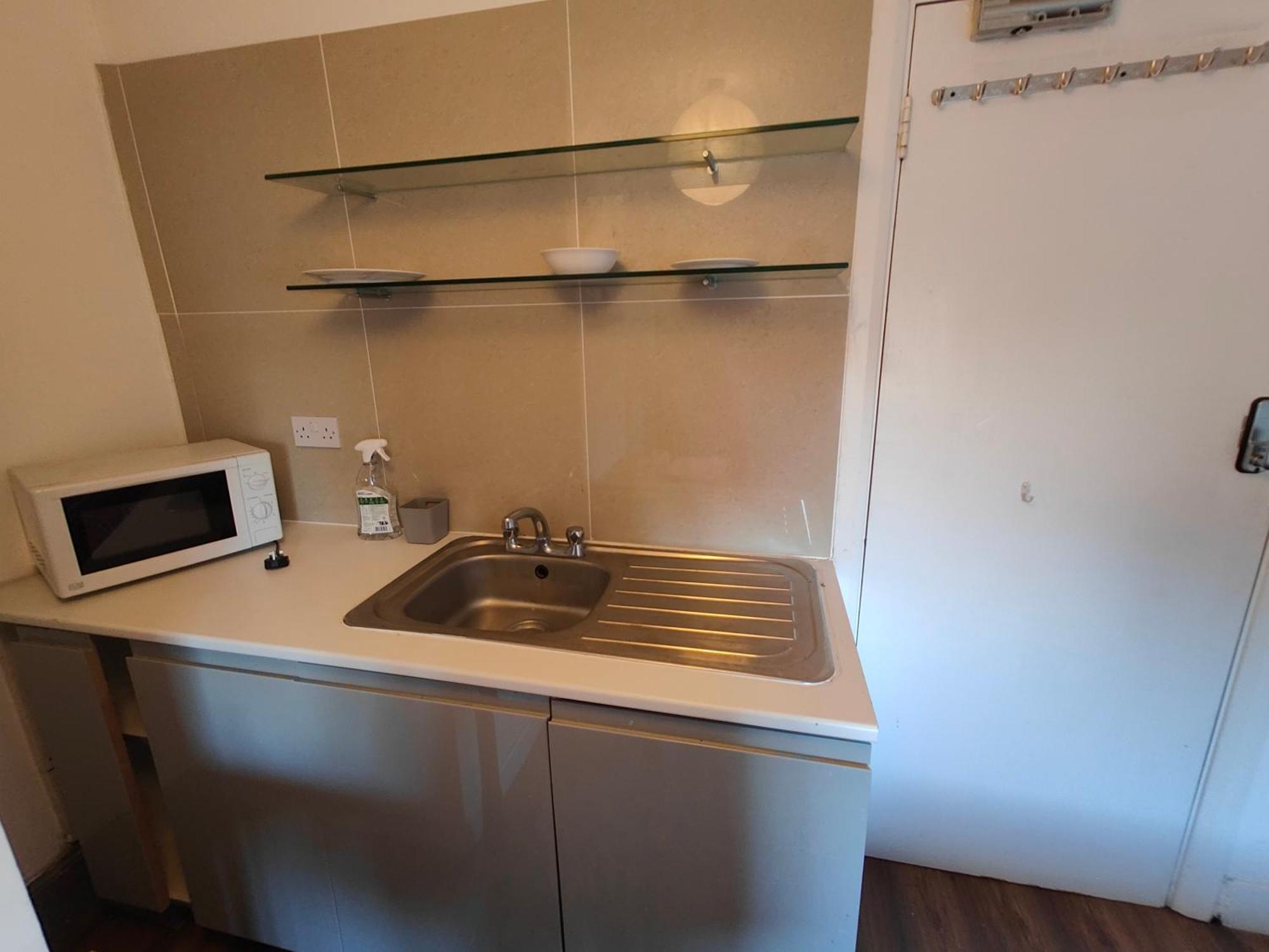 Large House In London's Trendiest Area * Londra