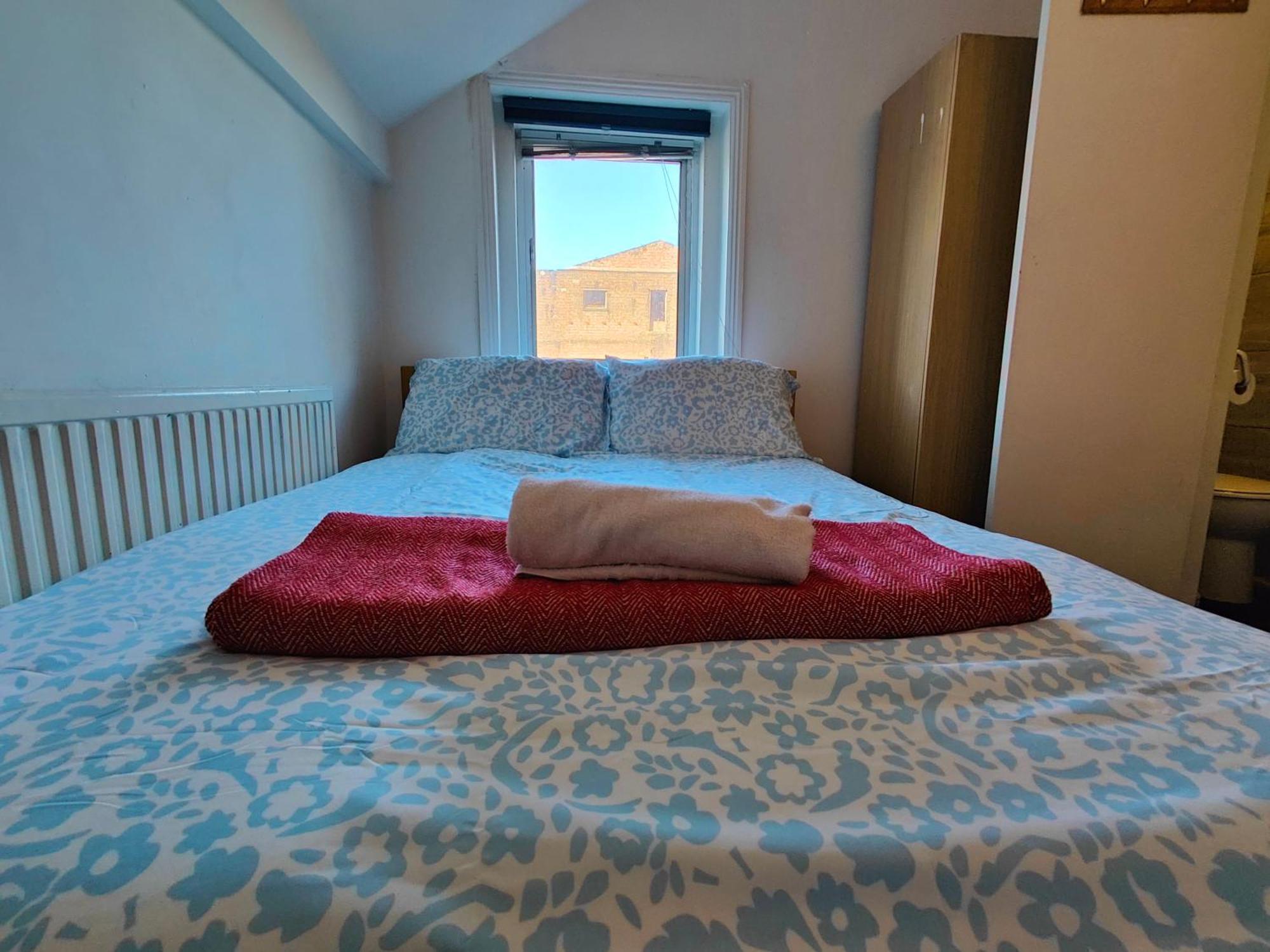 Large House In London's Trendiest Area * Londra